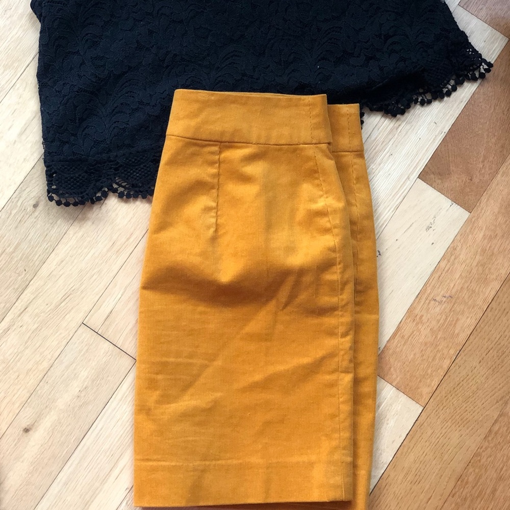 💥Banana Republic Mini Skirt Mustard - Sz 4